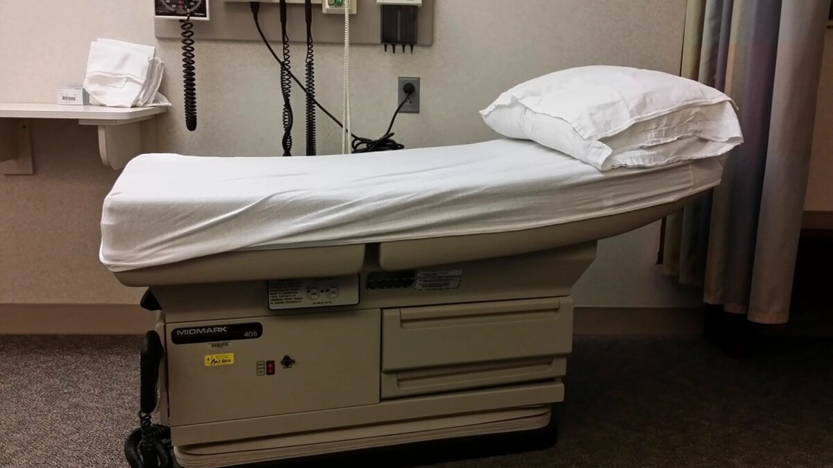 Laboratory and medical equipment requiring protected power