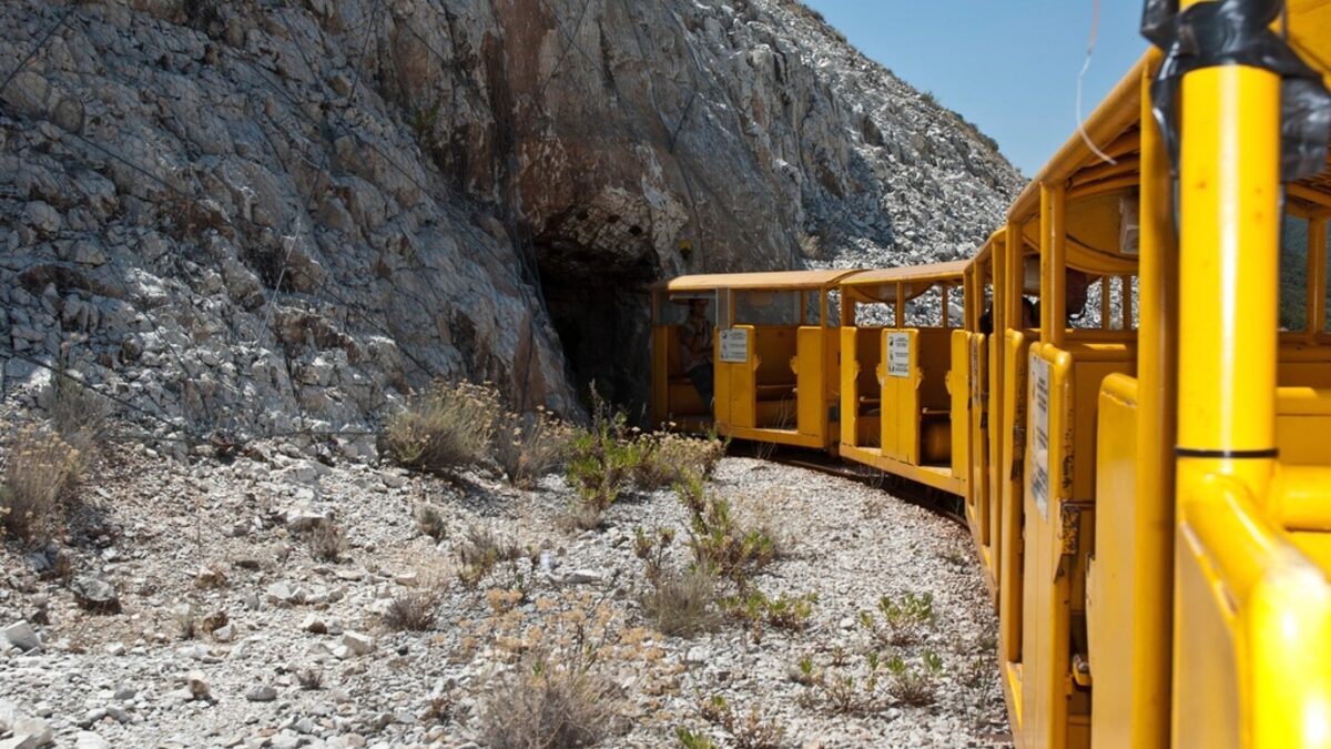 Underground mining environment requiring specialty-voltage UPS